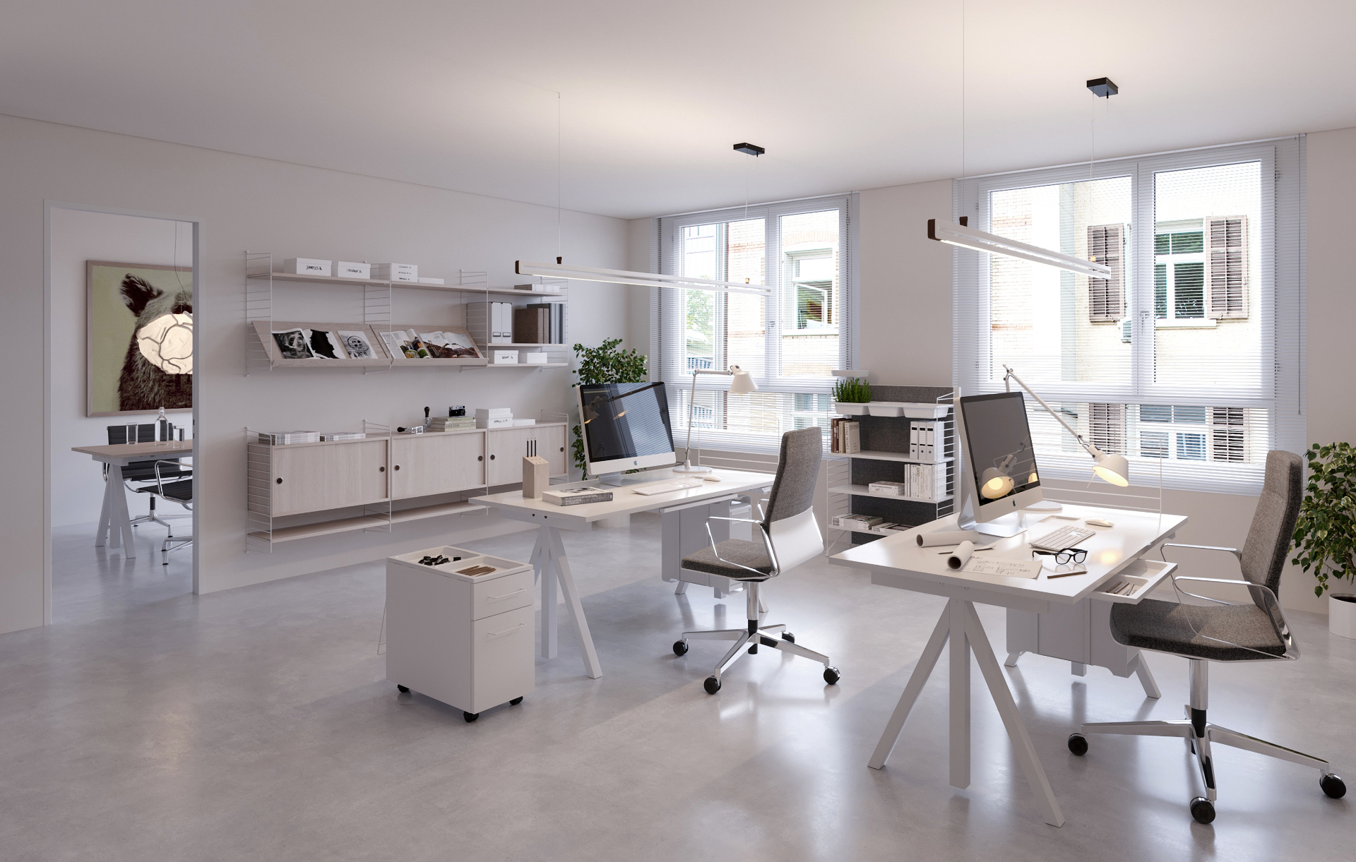 Helles Büro im Hinterhaus mit Blick in den Innenhof